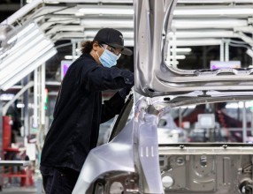 1659335125-tesla-gigafactory
