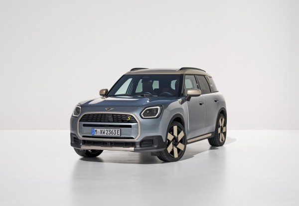 p90518507_highres_mini-countryman-se-a