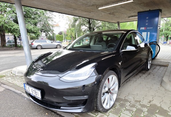 tesla-model-3-performance-13