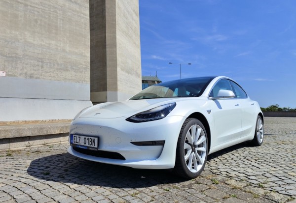 tesla-model-3-long-range-15