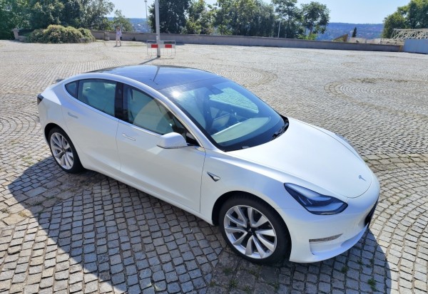 tesla-model-3-long-range-18