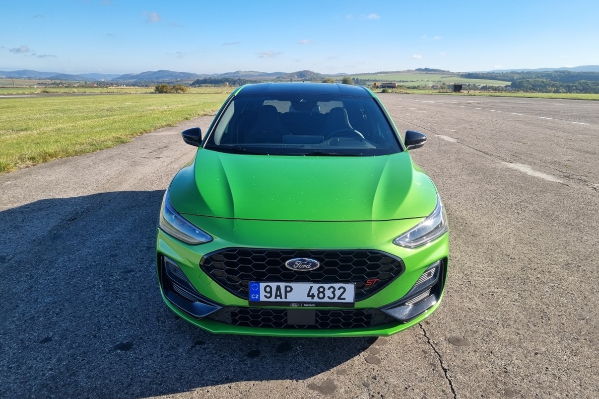 ford-focus-st-2023-2