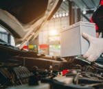 Close-up,Of,A,Car,Mechanic,In,A,Service,Center,Picking