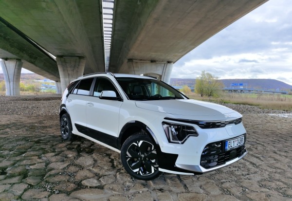 kia-niro-ev-2023-2