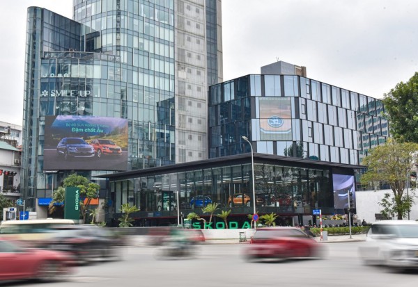 new-skoda-auto-experience-centre-in-vietnam-welcomes-its-first-visitors_c73f6fa0