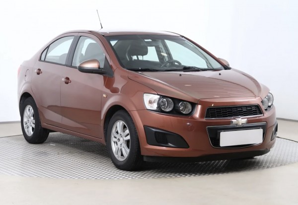 chevrolet-aveo-4