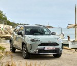2024-_yaris_cross_urban_khaki_dpl_static-25