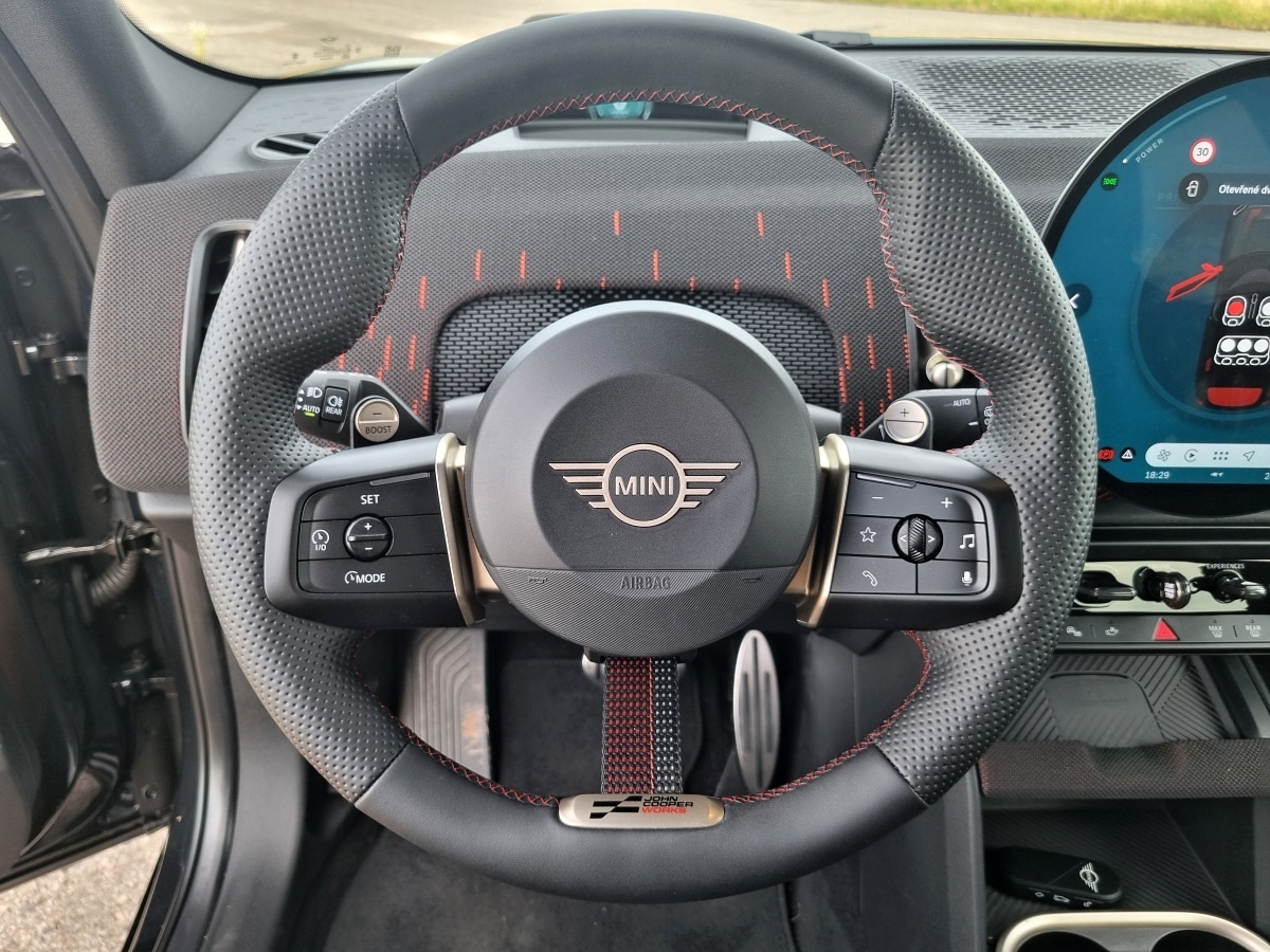 mini-countryman-jcw-2024-8
