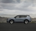 new-outlander-phev_012l
