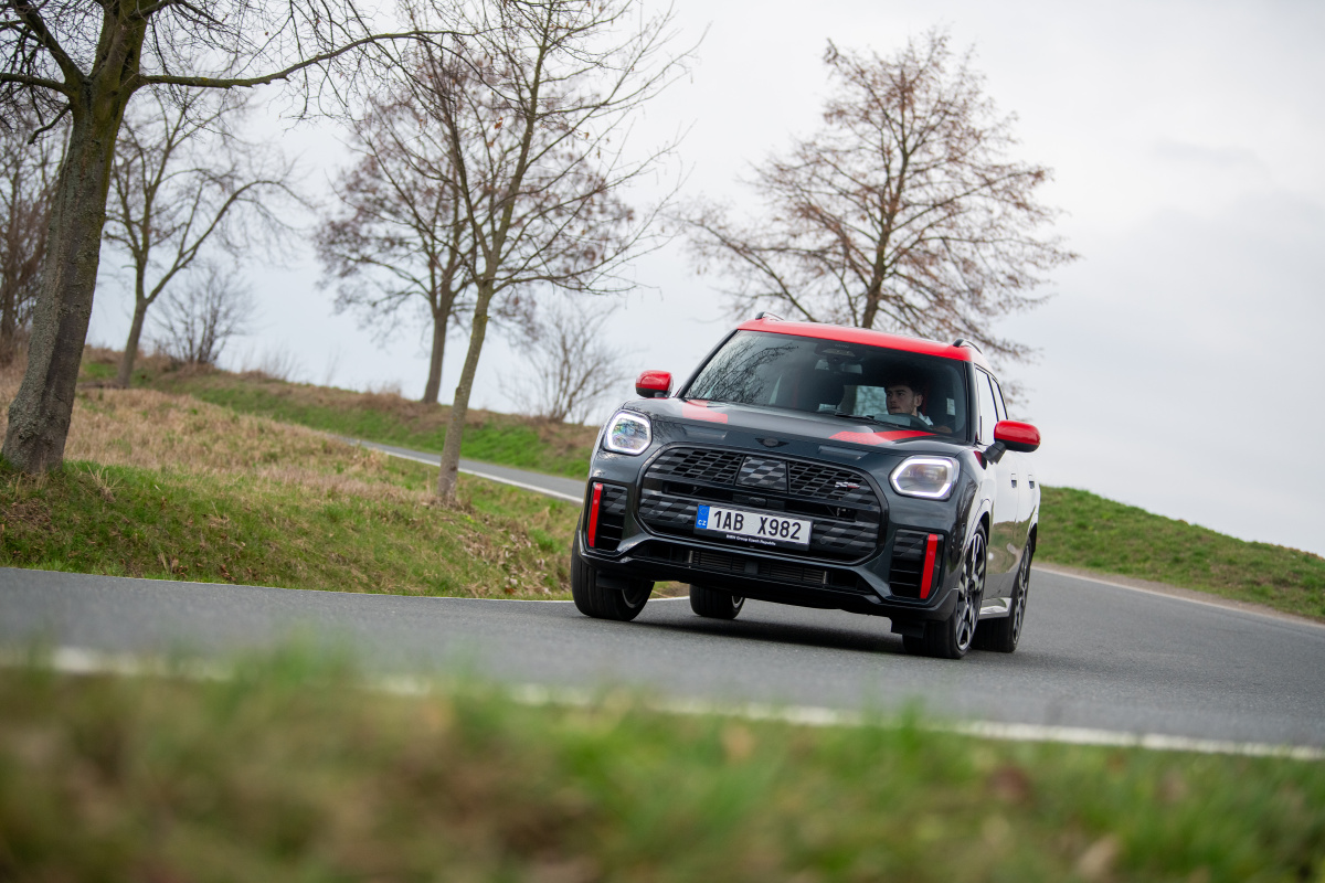 p90542901_highres_mini-countryman-03-2