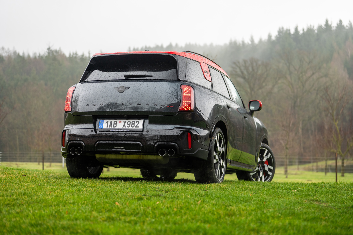 p90542917_highres_mini-countryman-03-2