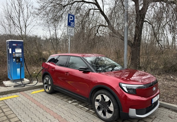 ford-explorer-ev-2025-20