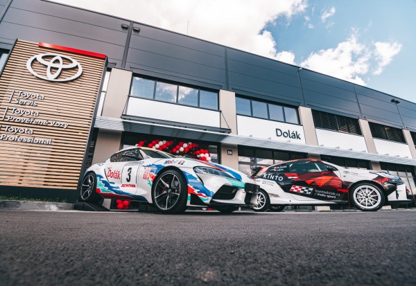 autosalon-toyota-dolak