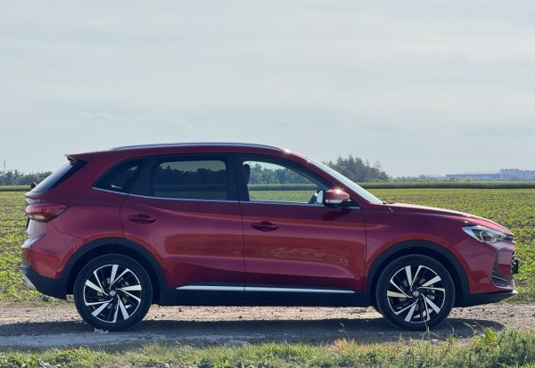 mg-zs-2025-11