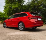 skoda-octavia-iv-15-tsi-man-cervena-cerna-kuze-04-1