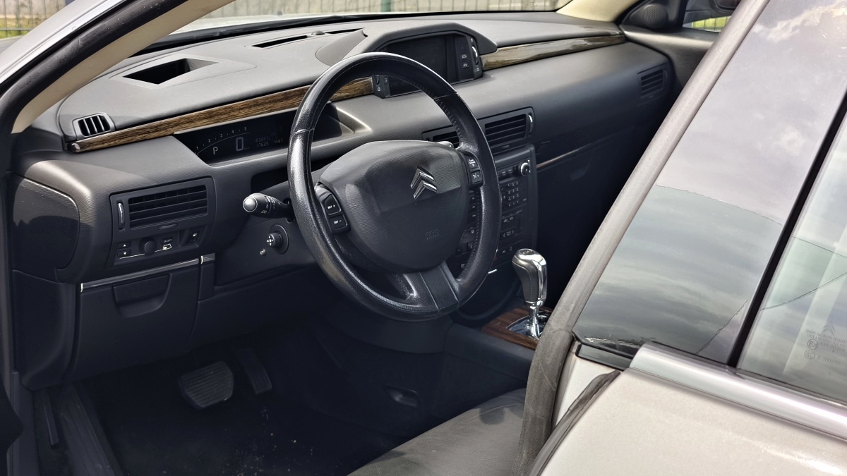 citroen-c6-26