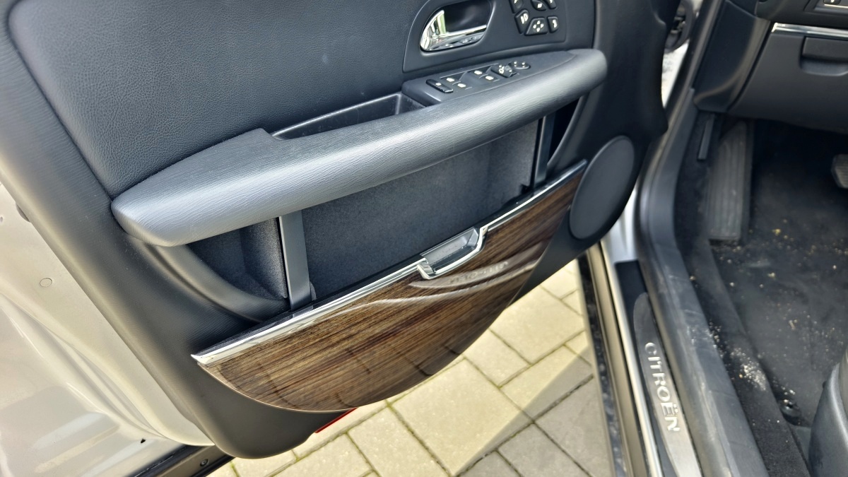 citroen-c6-32