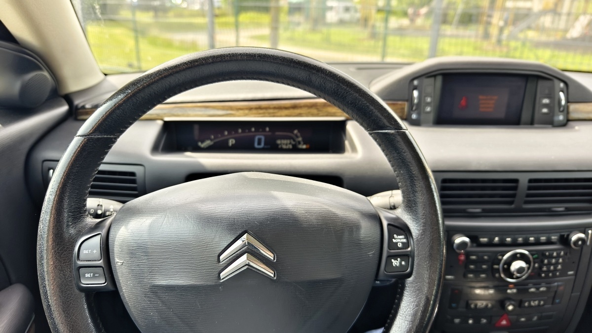 citroen-c6-37