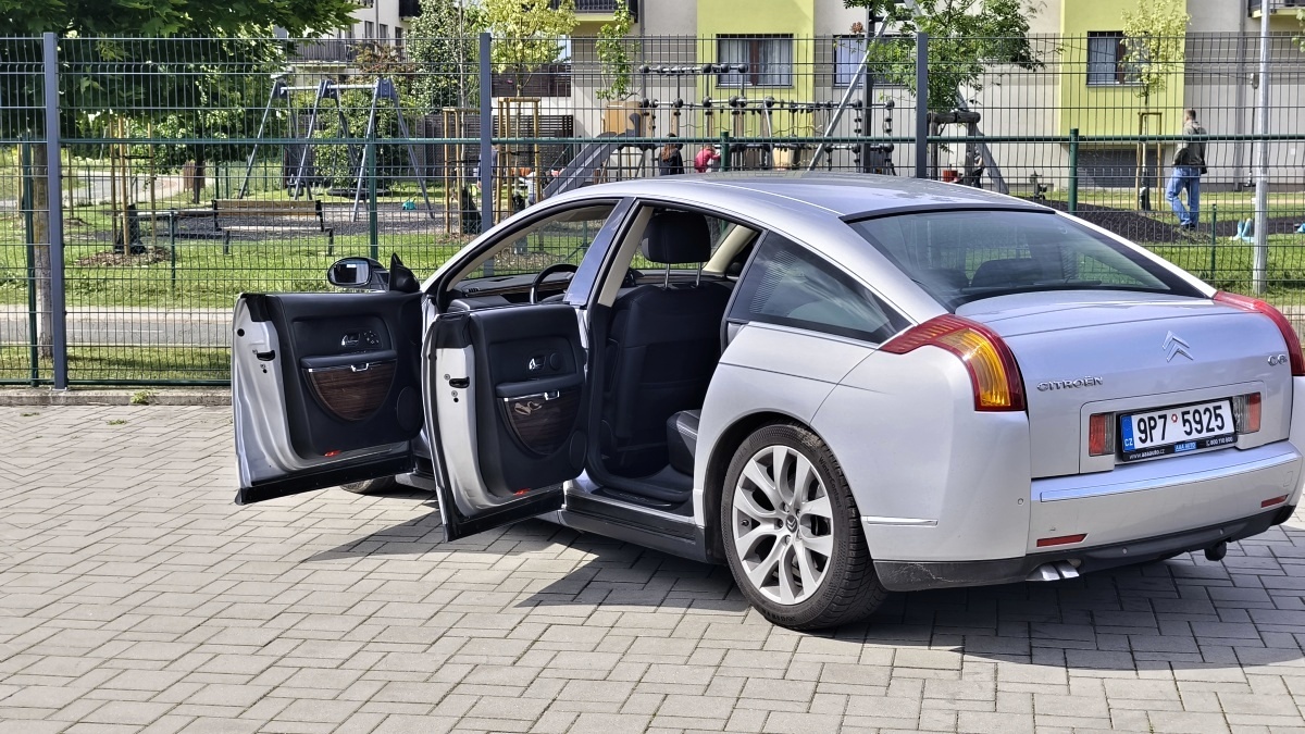 citroen-c6-45