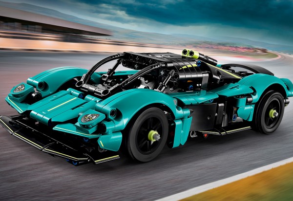 legotechnicastonmartinvalkyrie1