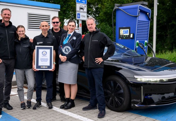 lucid-air-grand-touring-guinness-world-records-title-16-clanokw