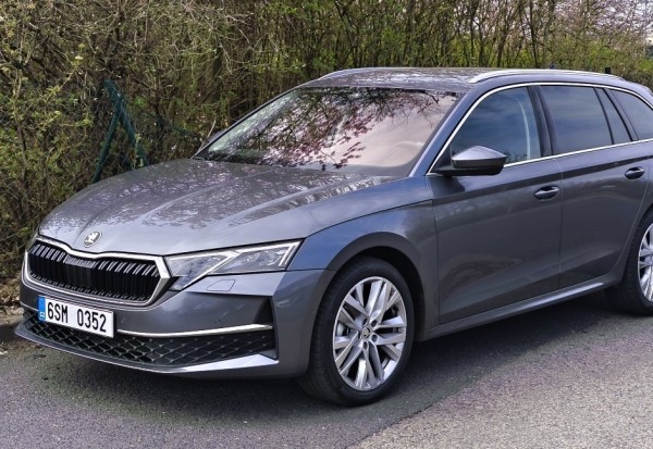 skoda-octavia-kombi-130-let-2025-2