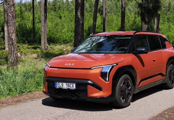 kia-ev3-2025-1