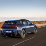 p90615618_highres_the-new-bmw-ix3-50-x