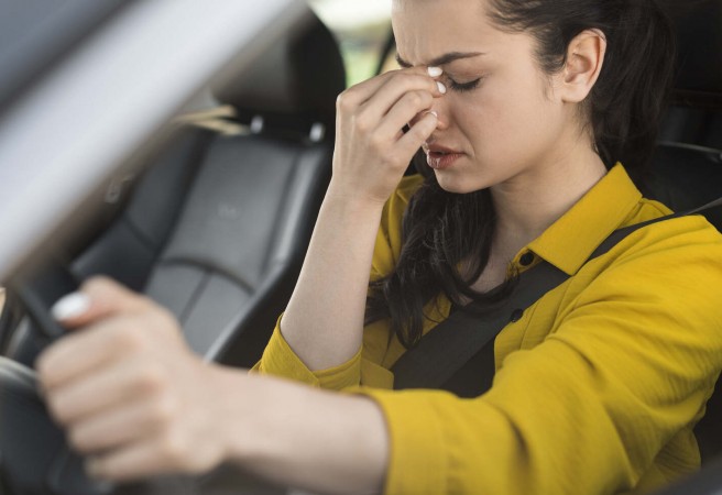 woman_driving_tired
