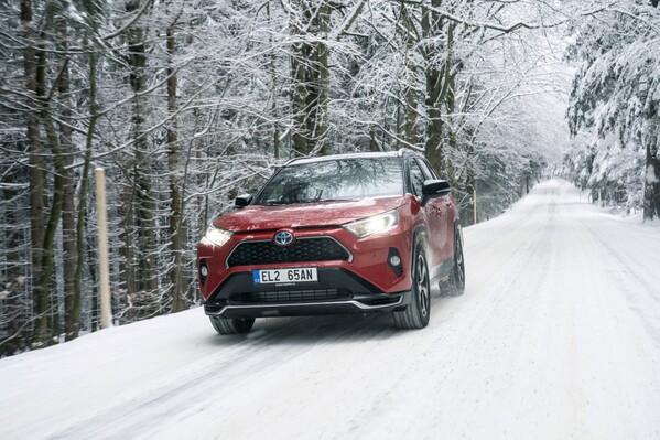 jk_20220108_tt_snowpatrol_rav4_plug-in_0029-fit-599x399