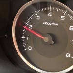 Mnoho českých řidičů si nevědomky ničí vlastní motor. Hlavní viník? Neustálé podtáčení.