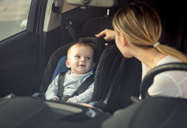 dite-auto-predni-sedacka-autosedacka