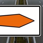 Znáte tuto dopravní značku? Může vám ušetřit čas