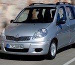 im00455-1-toyota-yaris-verso