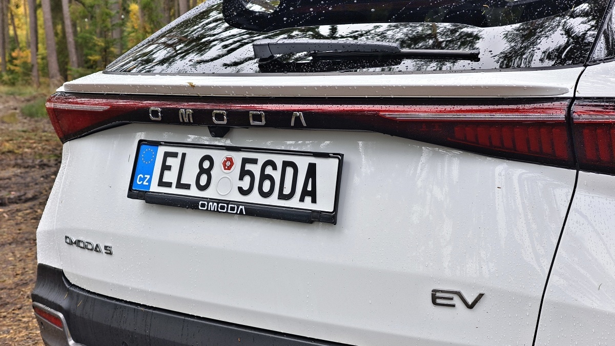 omoda-5-ev-2025-21