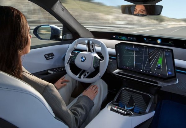 bmw-autonomne-riadenie-motorway-city-assistant-2025