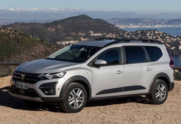 dacia-jogger-2022-nestandard1