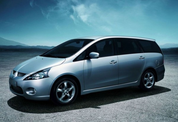 mitsubishi-grandis-2004_05-nestandard1