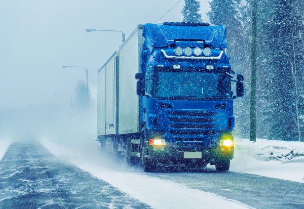 ilustracni-logistika-v-zime-shutterstock