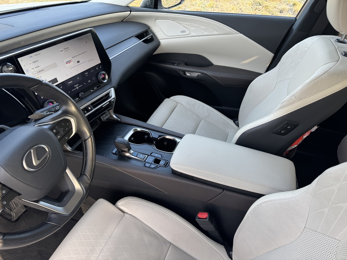 lexus-rx-2026-32