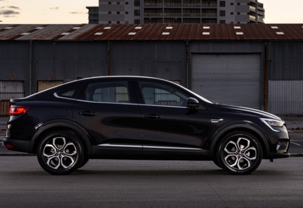 renault_arkana_2023_facelift_prvni_perex_800_600