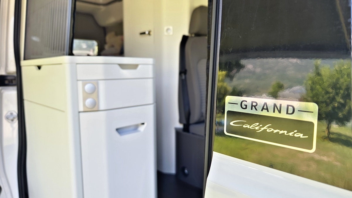 volkswagen-grand-california-2026-56