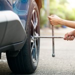 Kterou matici na kole dotáhnout jako první? Tohle pořadí vám zachrání krk i disky