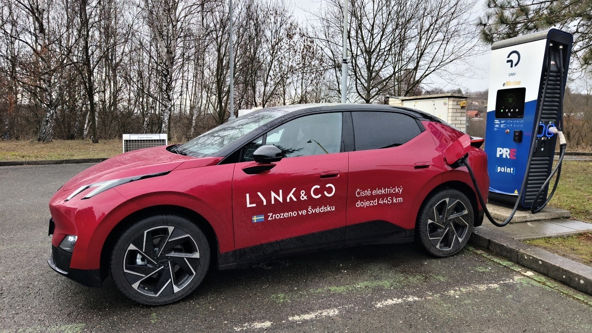 lynk-co-02-1