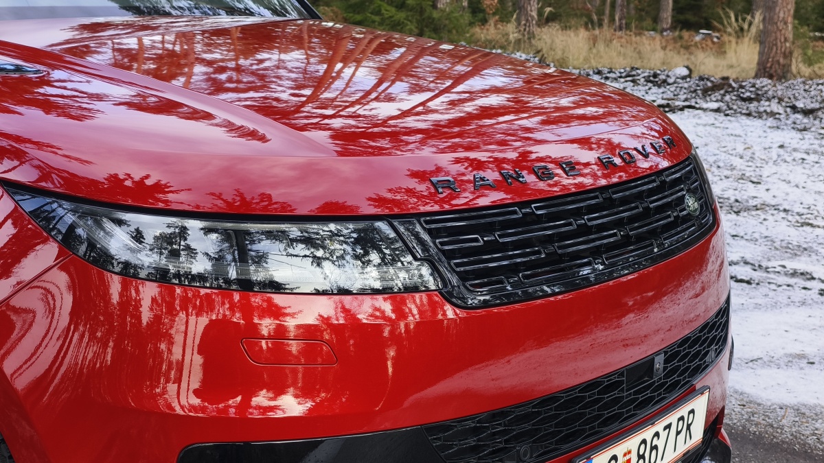 range-rover-sport-2026-12