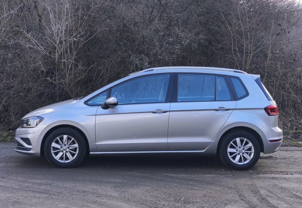 volkswagen-golf-sportsvan-1