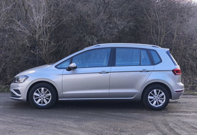 volkswagen-golf-sportsvan-1
