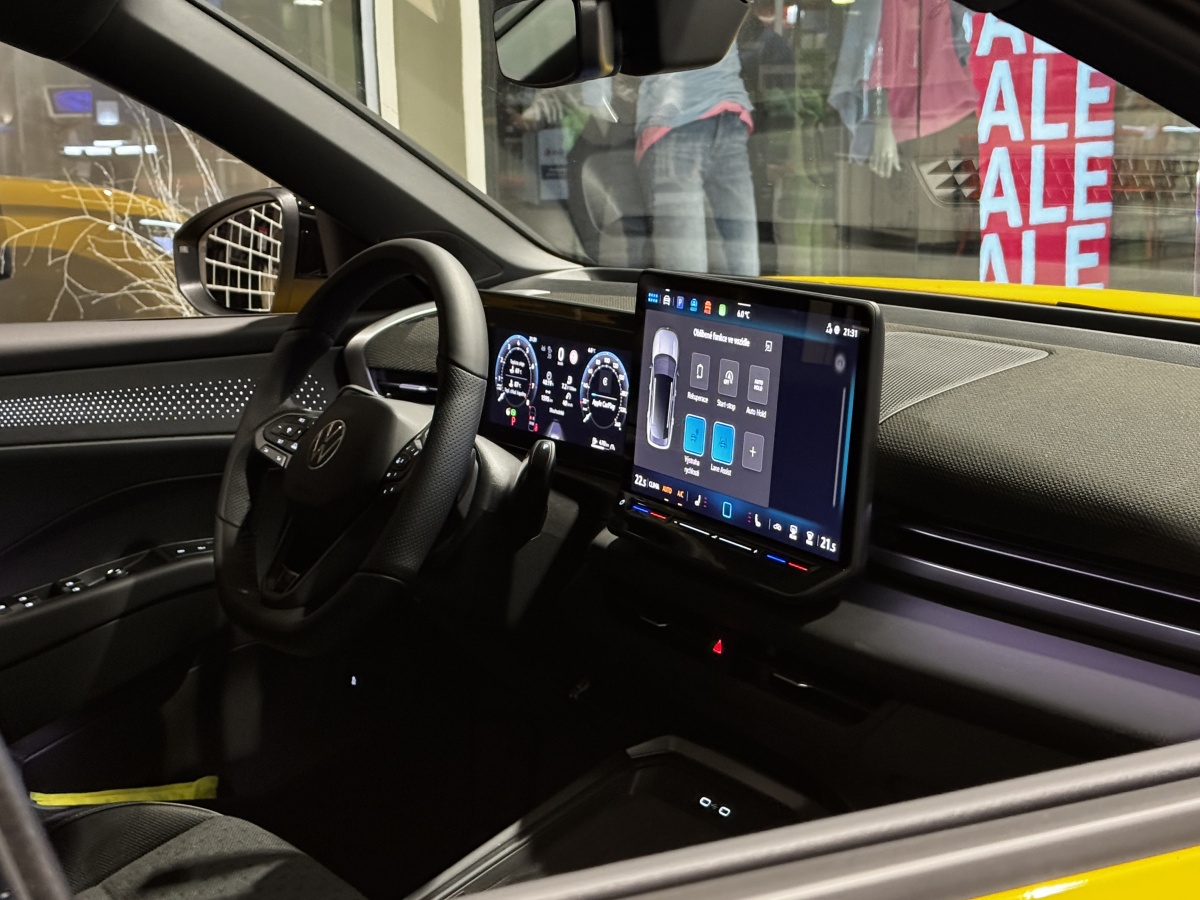 volkswagen-t-roc-2026-18
