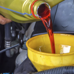 Motor bere olej. Kdy jde o běžný stav a kdy už je čas hledat závadu