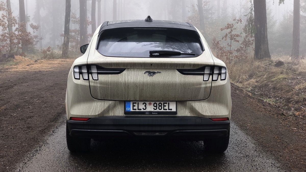 ford-mustang-mach-e-2026-test-13